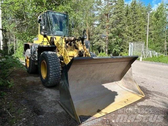 Komatsu WA 180-3 Kolesni nakladalci