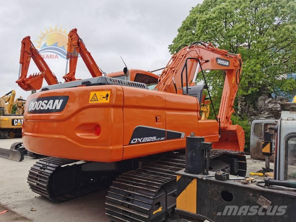 Doosan DX 225 LC Bagri goseničarji