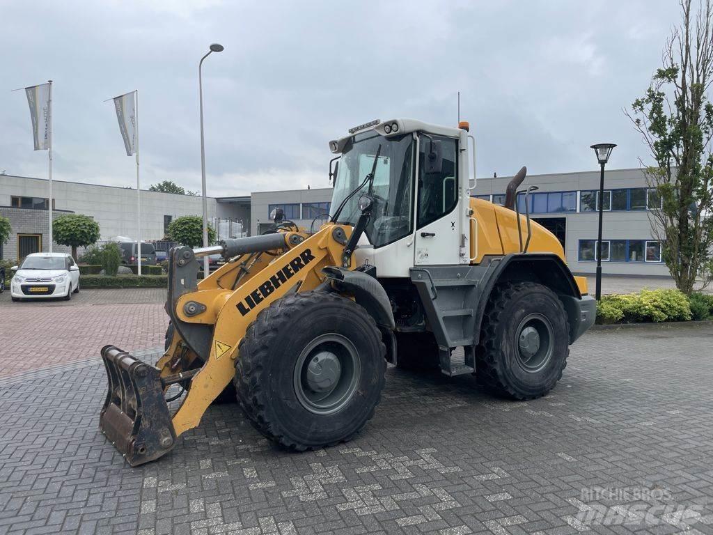 Liebherr L538 Kolesni nakladalci