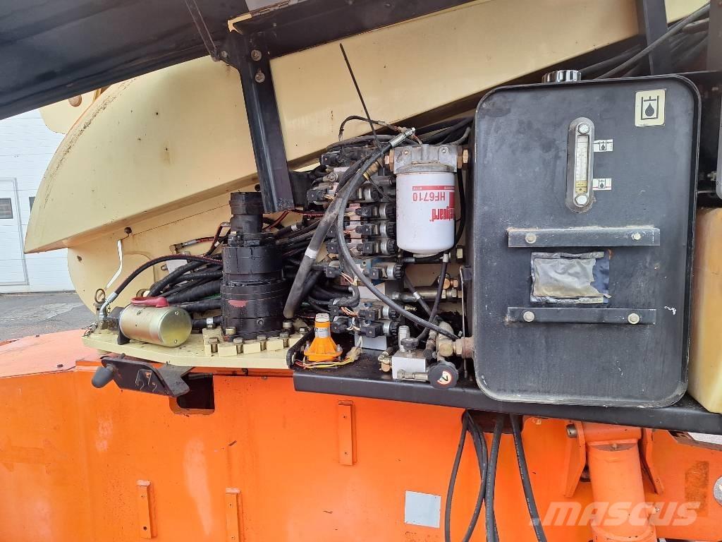 JLG 660 SJ 4x4x4 Zglobne dvižne ploščadi