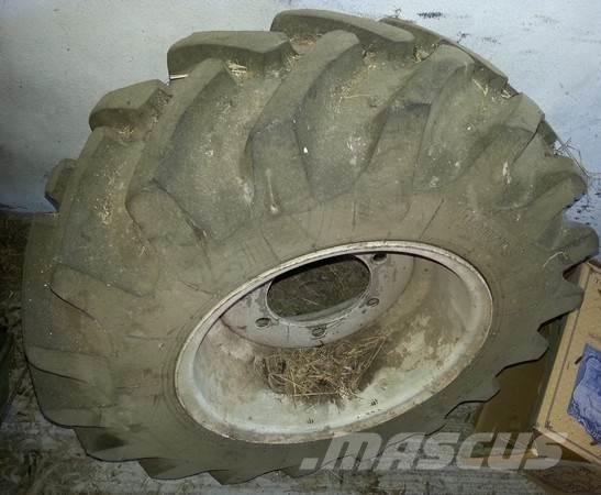  Pneu 10-15.3 Gume, kolesa in platišča