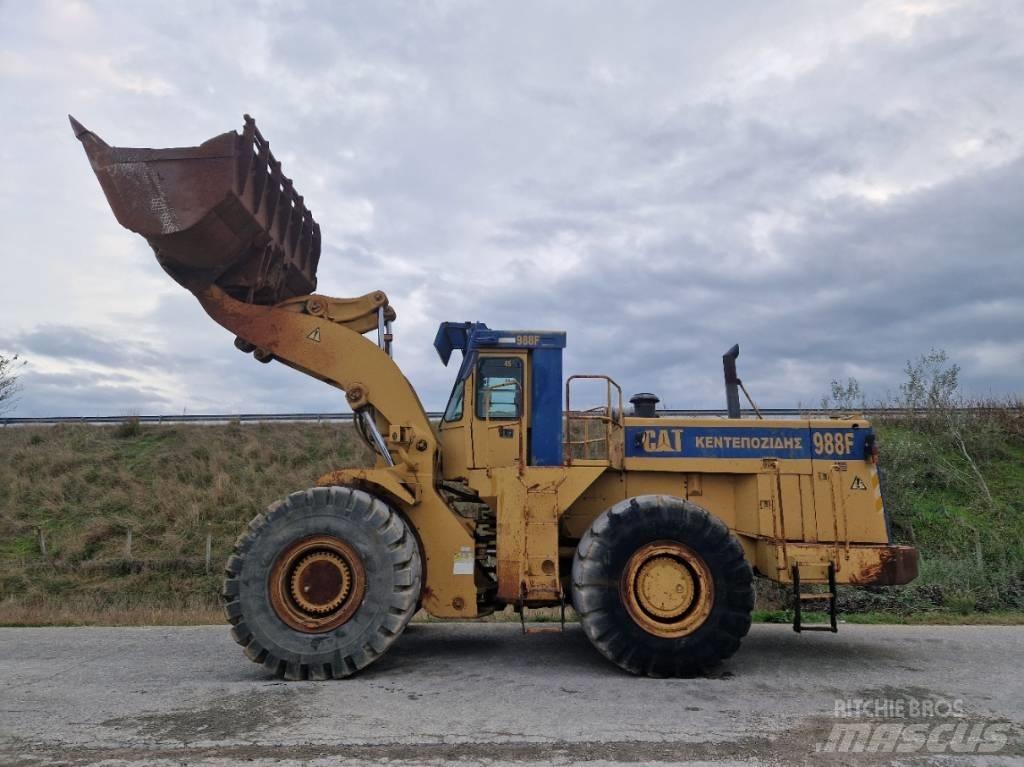 CAT 988 F Kolesni nakladalci