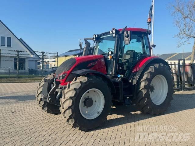 Valtra N134 Hitech Traktorji