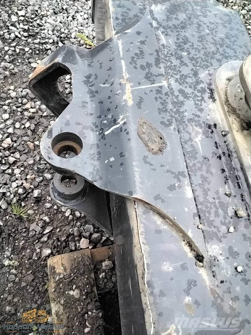 Komatsu 165 Žerjavi za debla