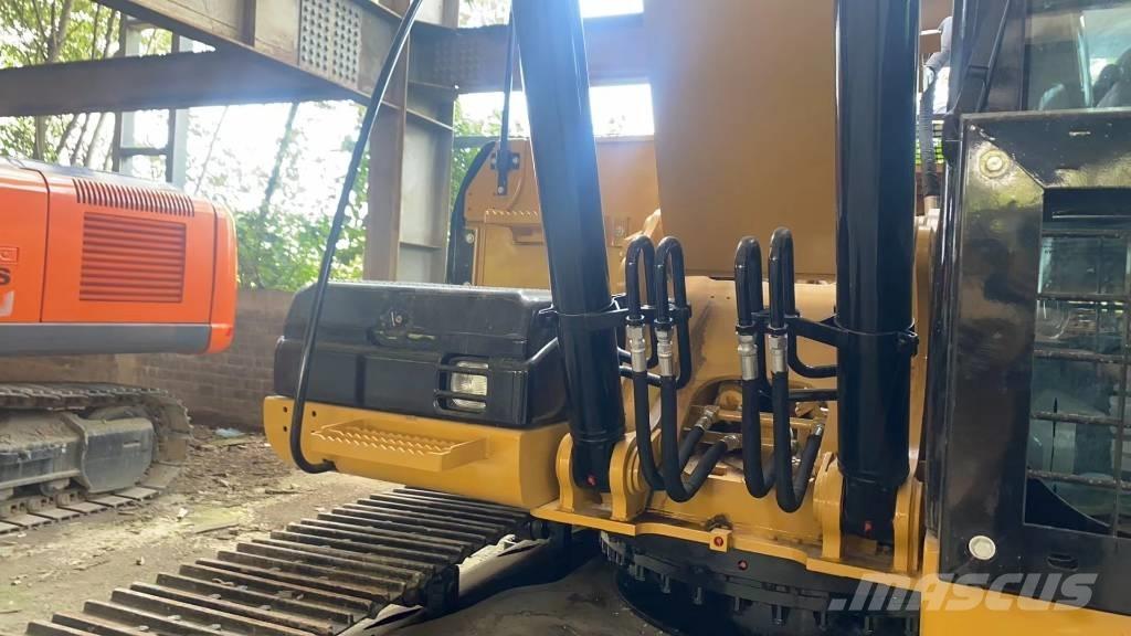 CAT 320D2L Bagri goseničarji