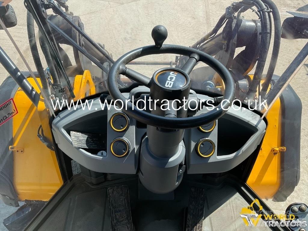 JCB 457 AGRI Kolesni nakladalci