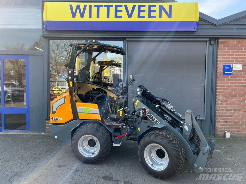 GiANT G2200E X-tra Večnamenski nakladalci