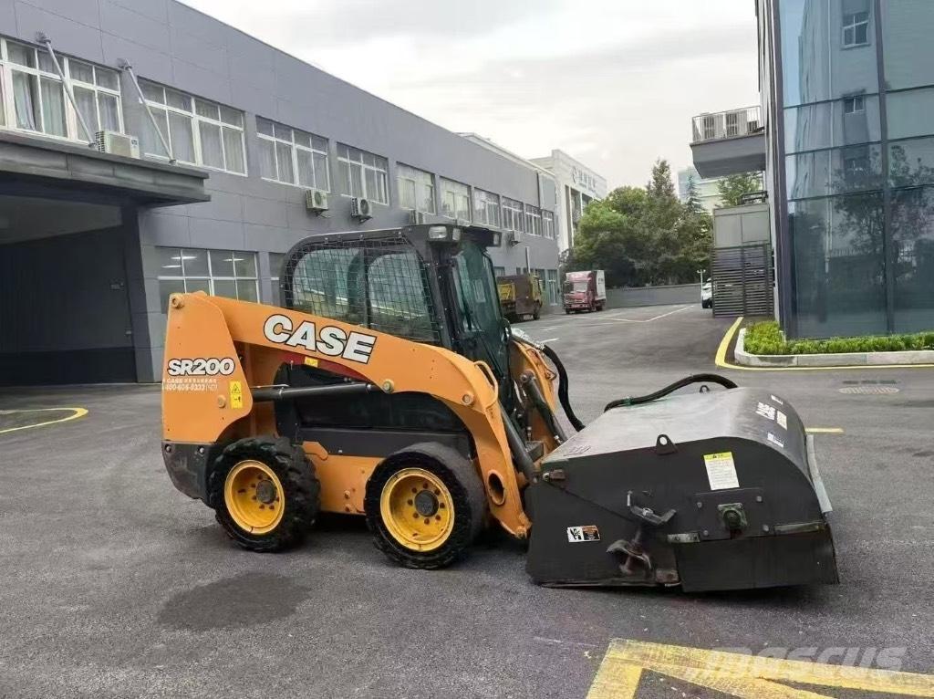CASE SR 200 Skid steer mini nakladalci