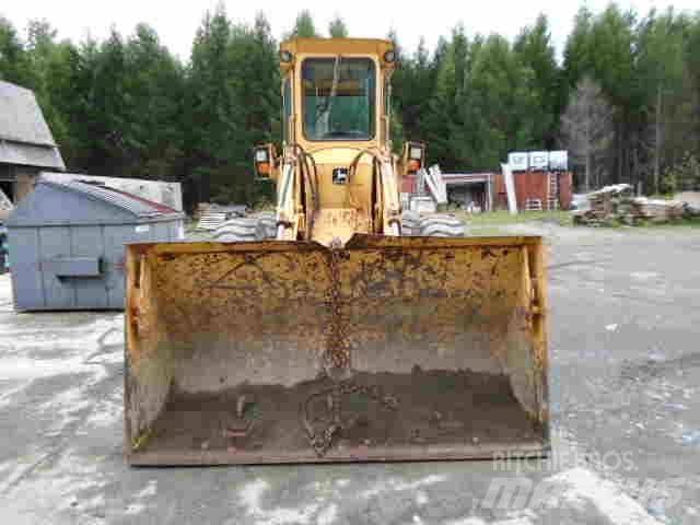 John Deere 544 A Kolesni nakladalci