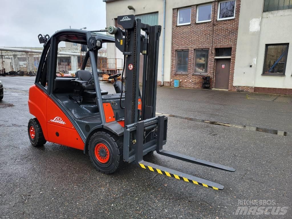 Linde H 30 T Plinski viličarji