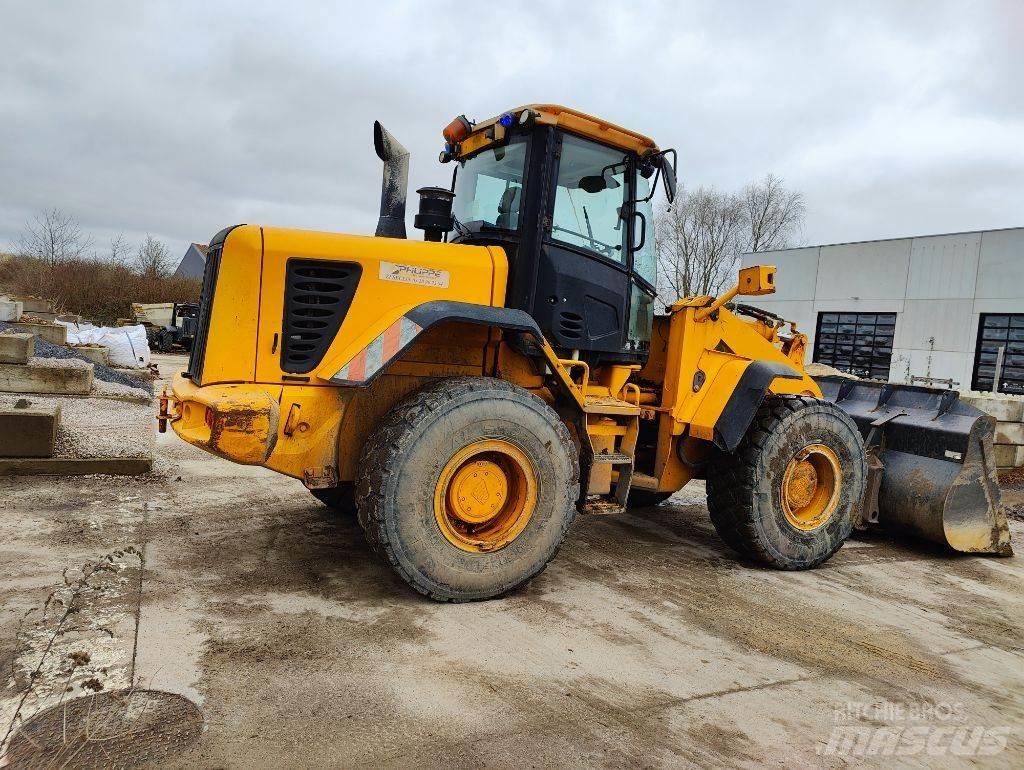 JCB 436 Kolesni nakladalci