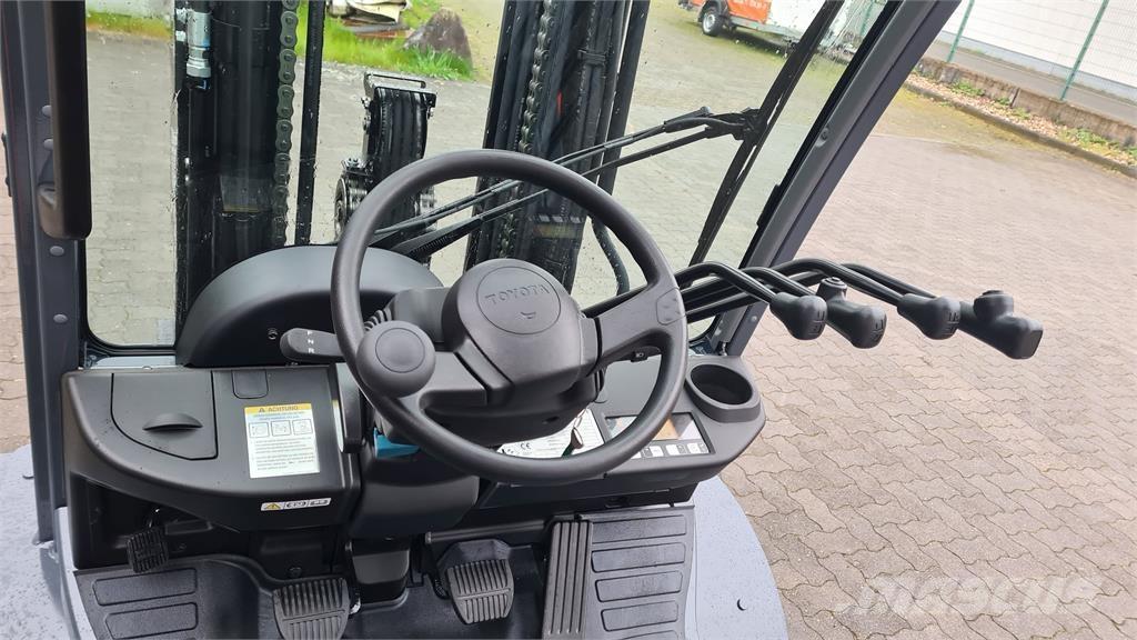 Toyota 02-8FGJF35 Plinski viličarji