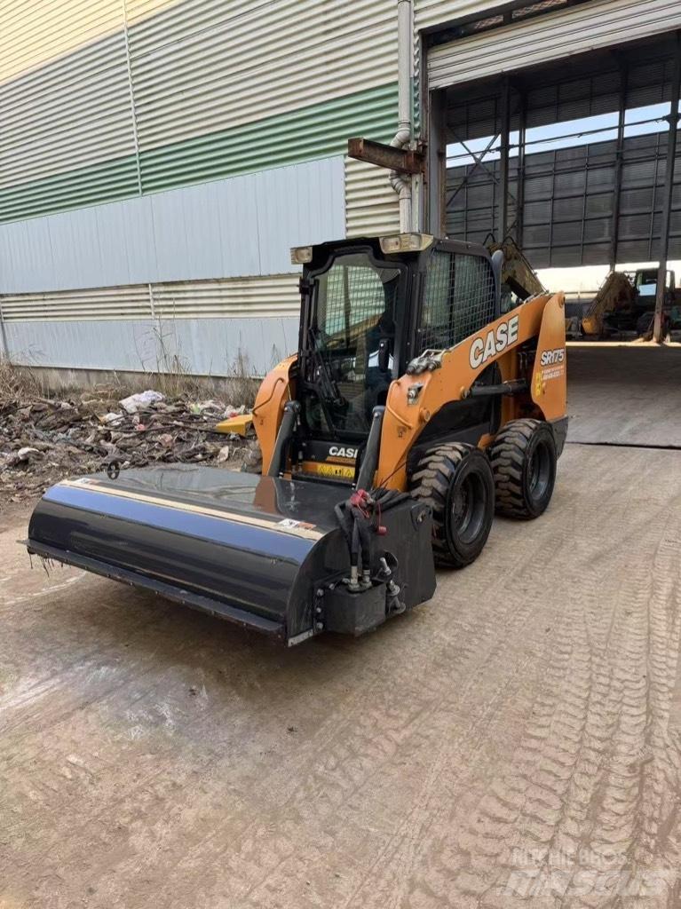 CASE SR 175 Skid steer mini nakladalci