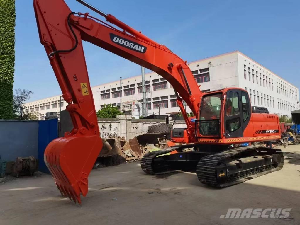 Doosan DX 300 Bagri goseničarji
