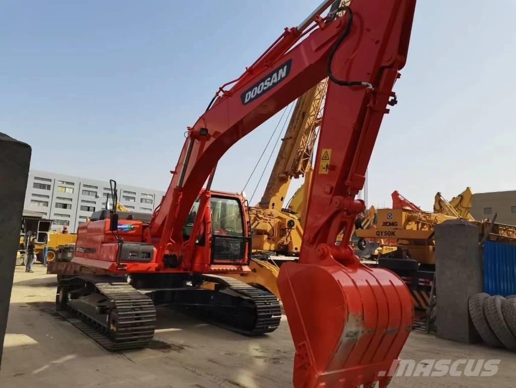 Doosan DX 300 Bagri goseničarji