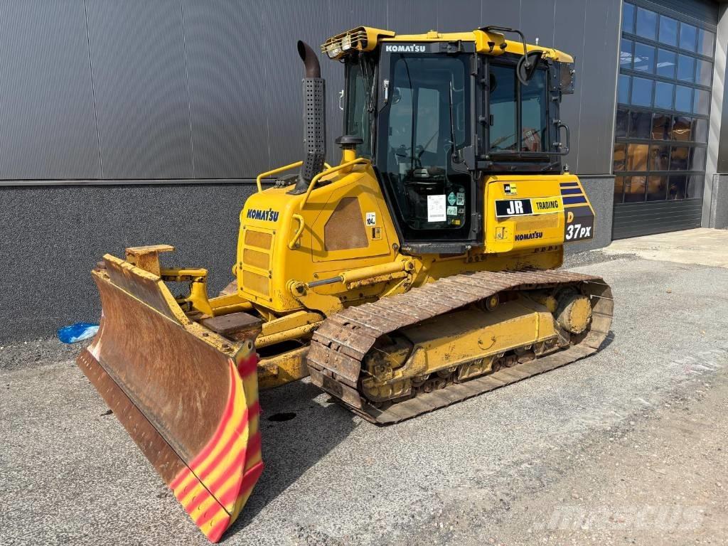 Komatsu D37 PX-23 Buldožerji goseničarji