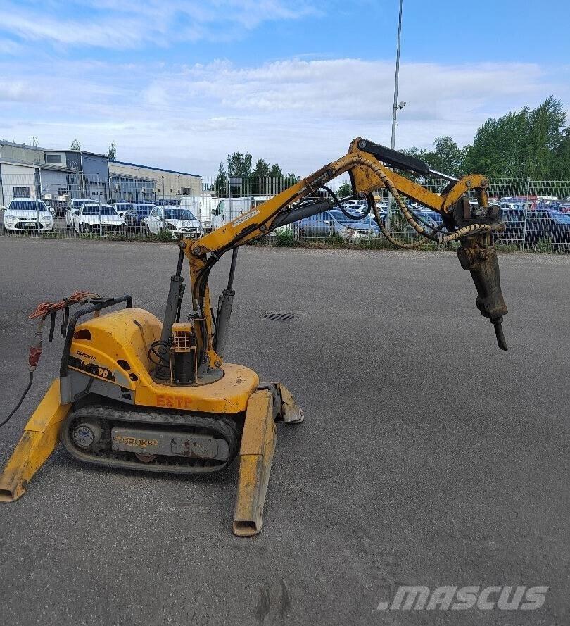 Brokk 90 Rušilni bagri