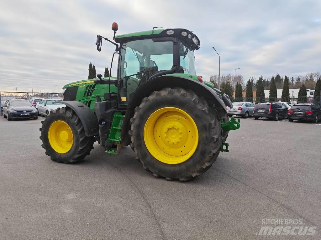John Deere 6215 R Traktorji