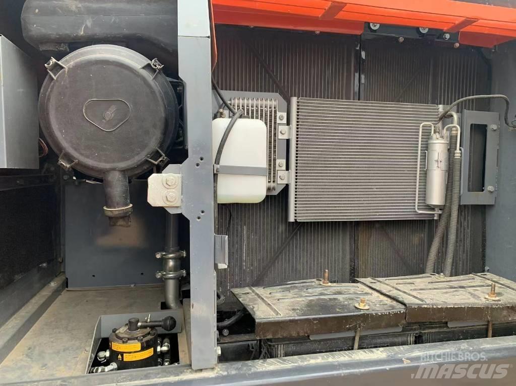 Hitachi ZX 200-3 Bagri goseničarji