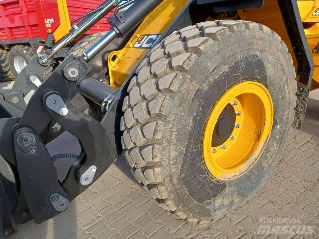 JCB 427 HT Kolesni nakladalci