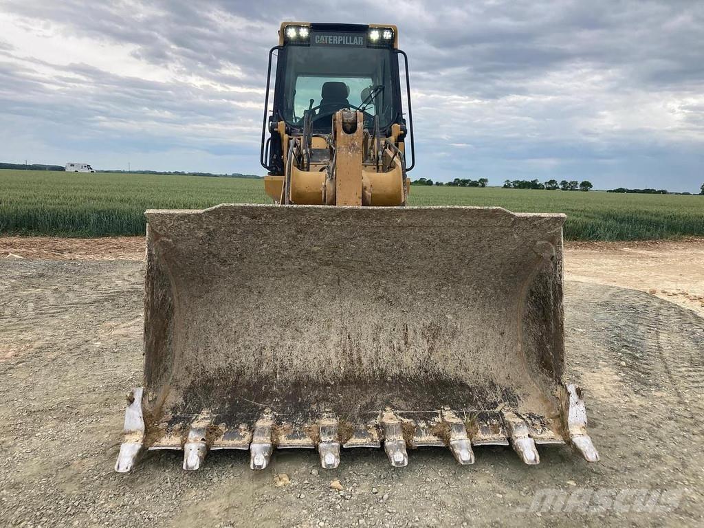 CAT 963K Kolesni nakladalci