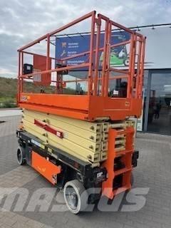 JLG 4045R Škarjaste dvižne ploščadi