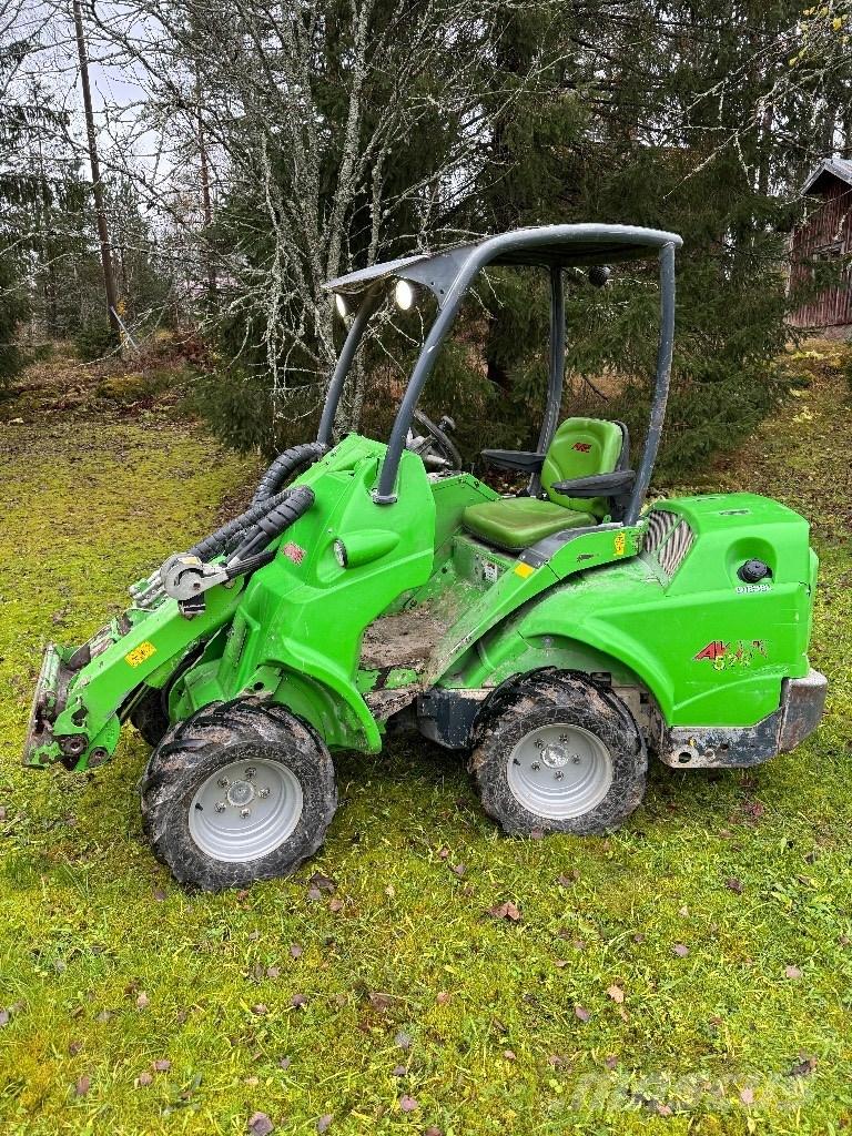 Avant 528 Večnamenski nakladalci