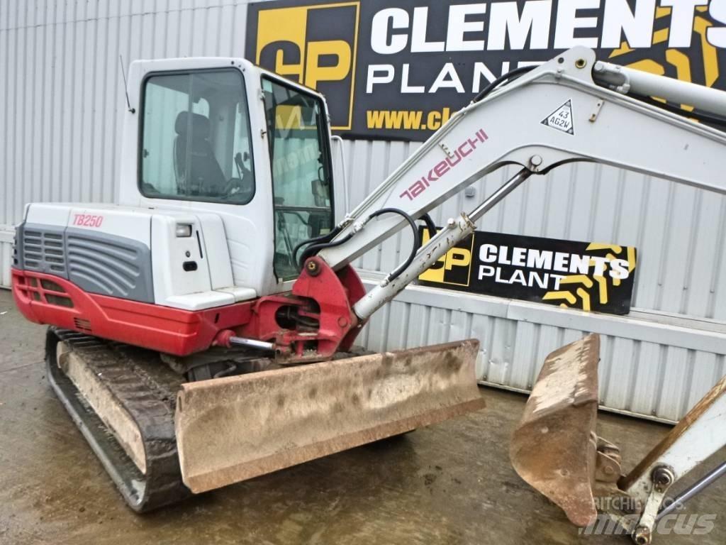 Takeuchi TB250 Mini bagri <7t