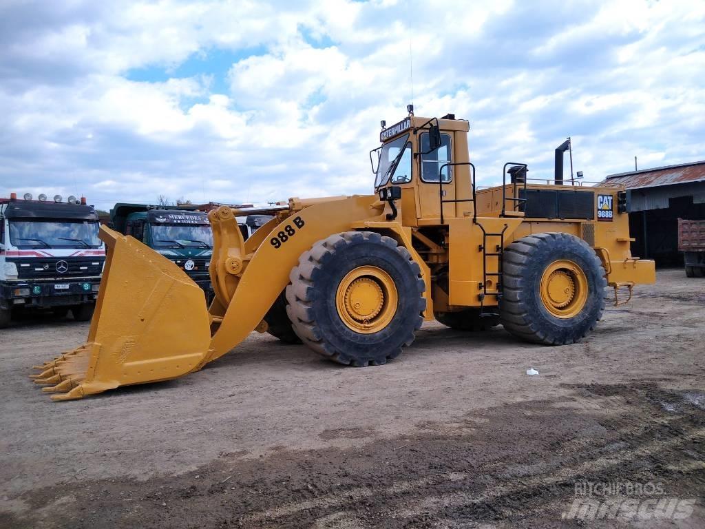 CAT 988 B Kolesni nakladalci