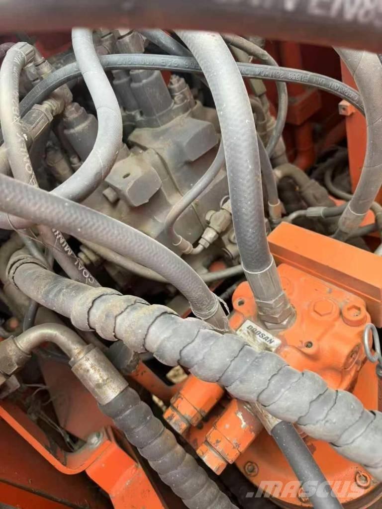 Doosan dx150 Bagri goseničarji