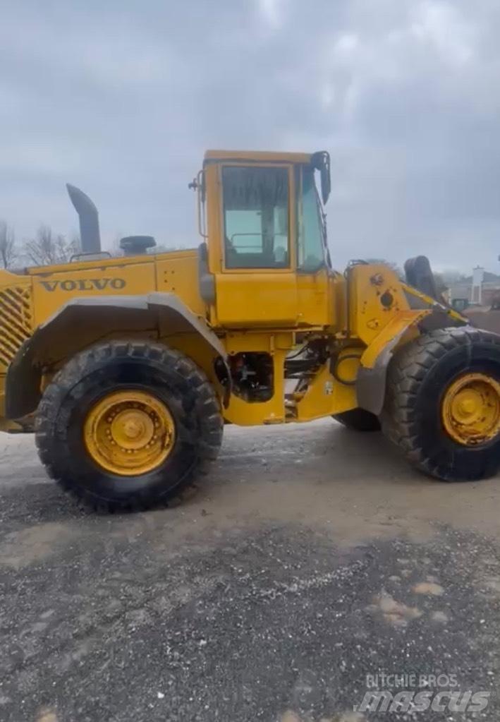 Volvo L 120 E Kolesni nakladalci