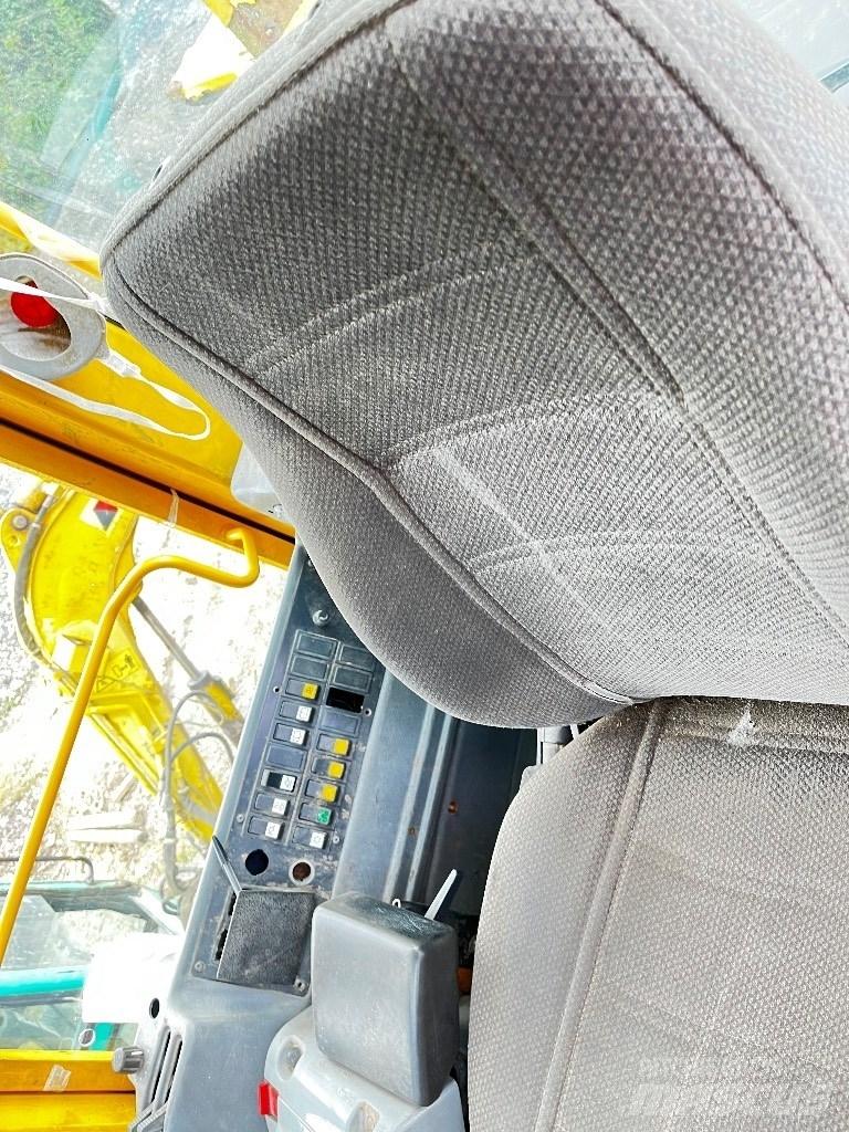 Volvo L 120 E Kolesni nakladalci