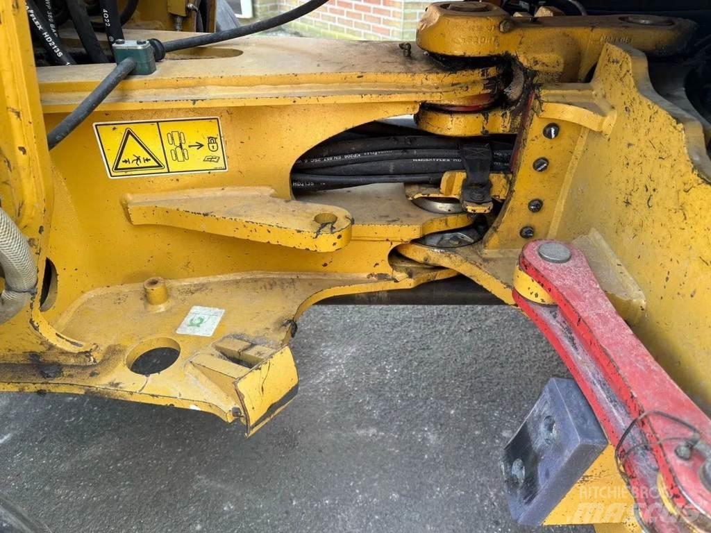 CAT 907M Kolesni nakladalci