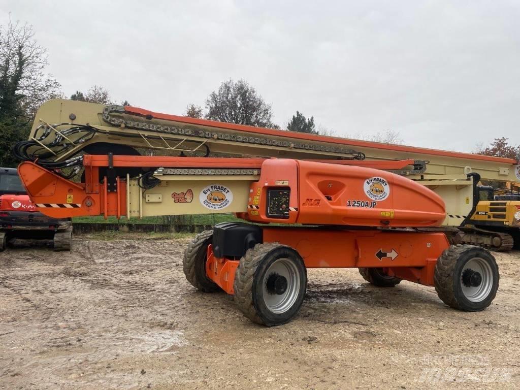 JLG 1250 AJP Zglobne dvižne ploščadi