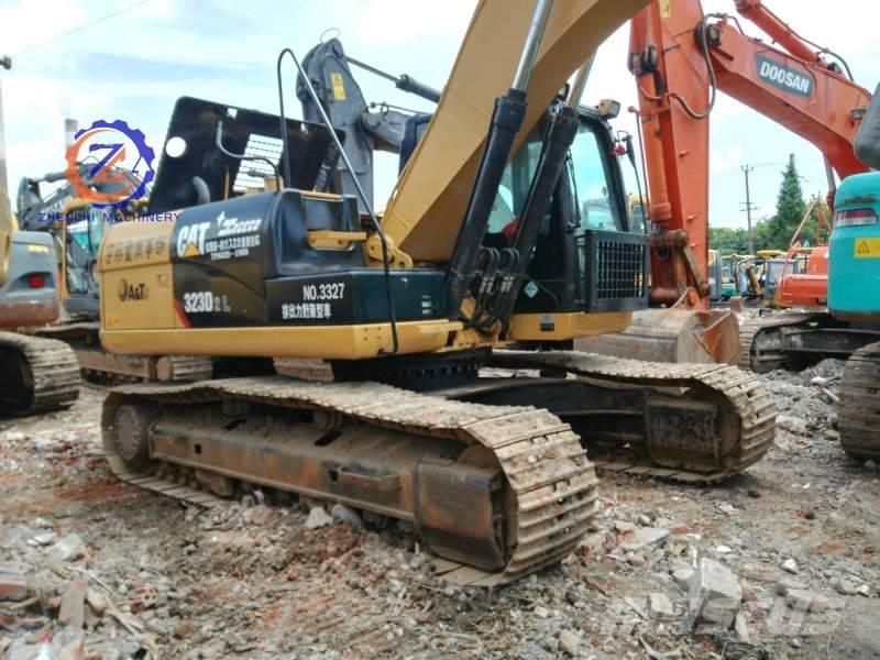 CAT 323 D L Bagri goseničarji