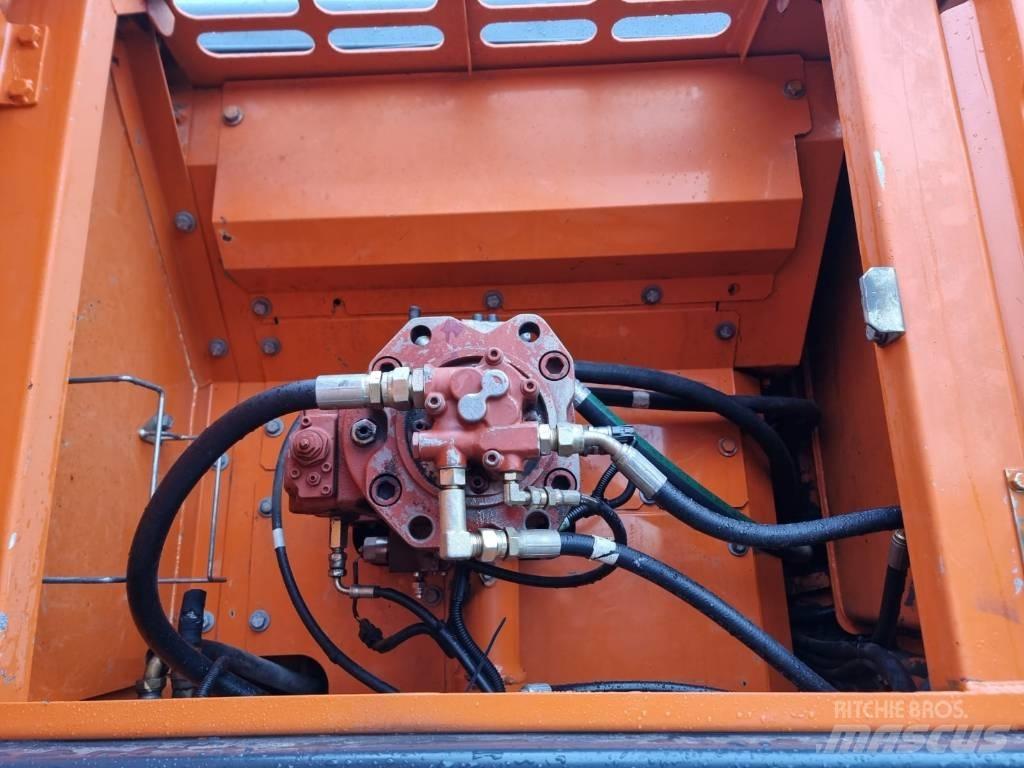 Doosan DX 255 LC Bagri goseničarji