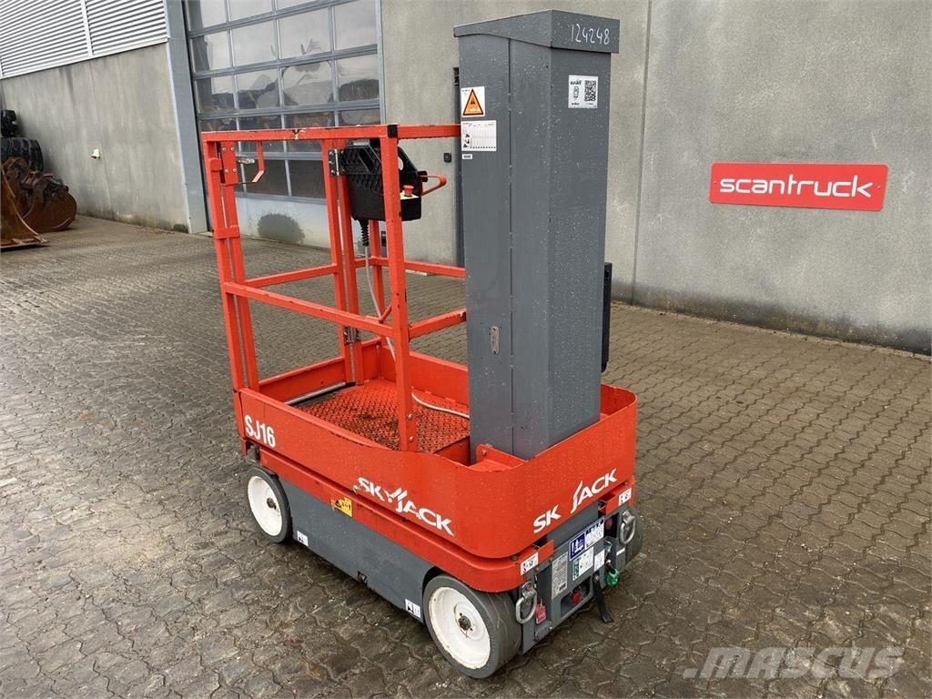 SkyJack SJ16 Vertikalna dvigala