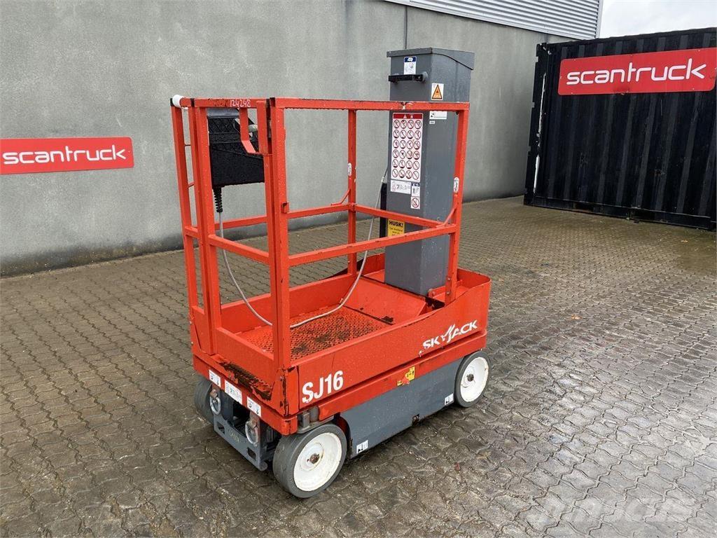 SkyJack SJ16 Vertikalna dvigala
