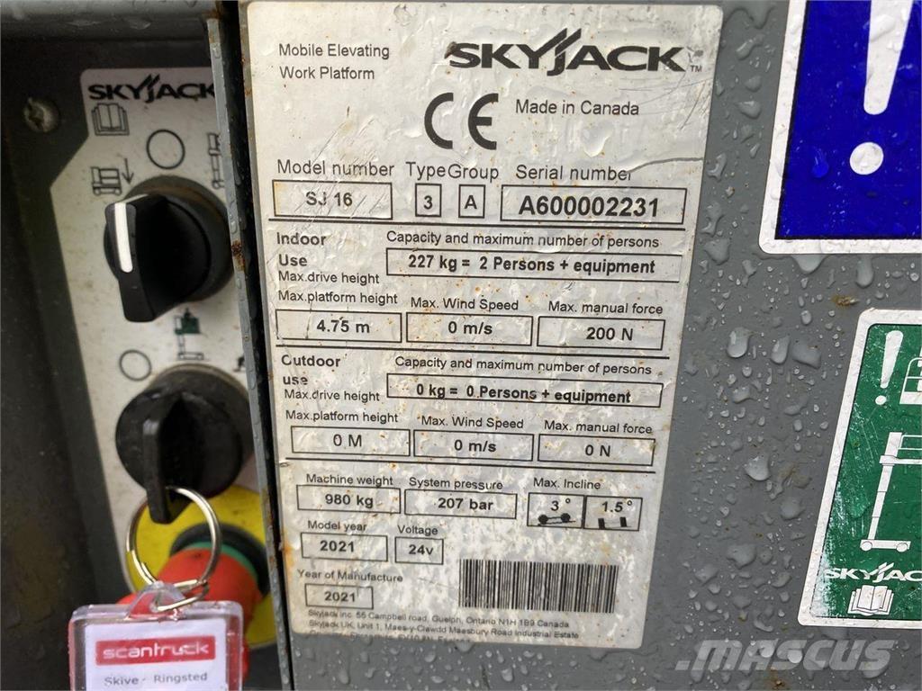 SkyJack SJ16 Vertikalna dvigala