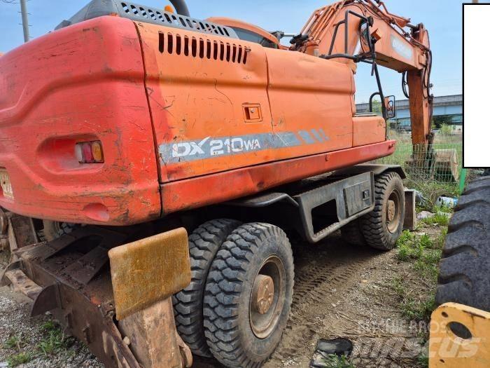 Doosan DX210WA Bagri na kolesih