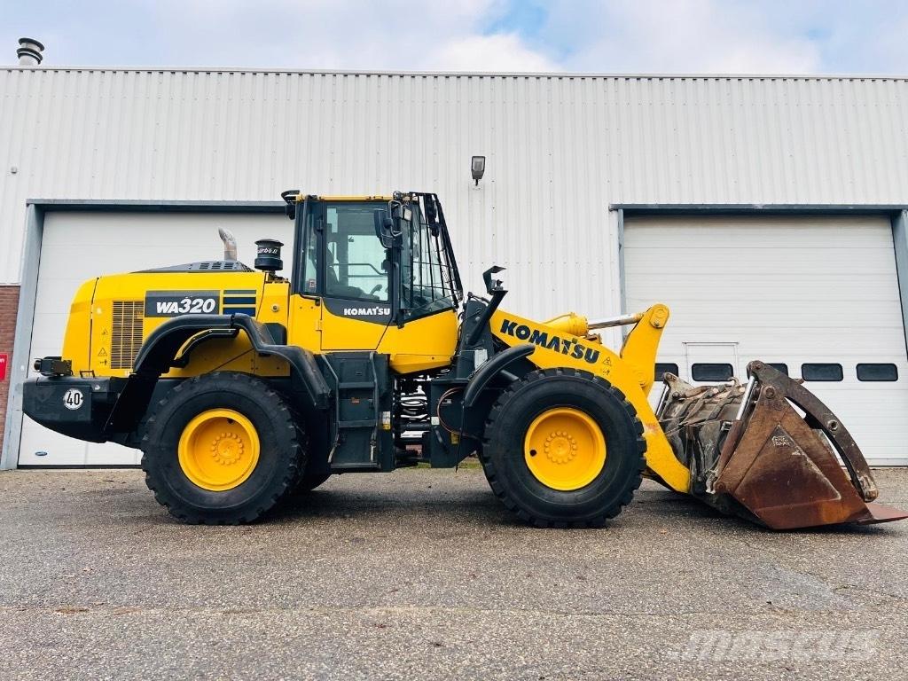 Komatsu WA 320-8 Kolesni nakladalci