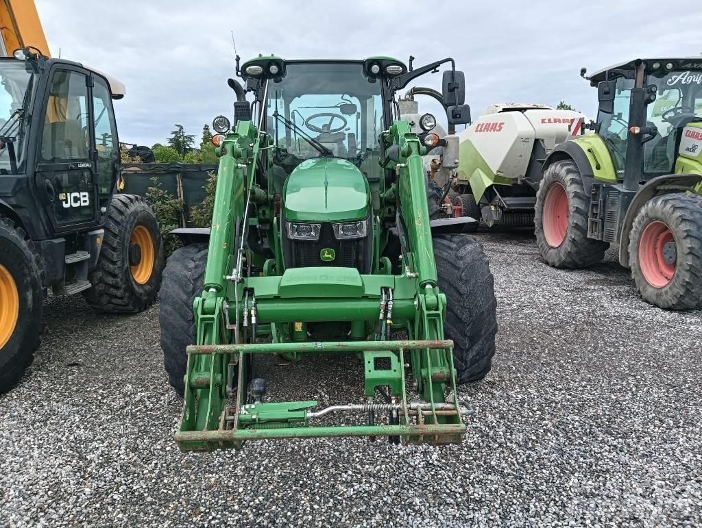 John Deere 5125 R Traktorji