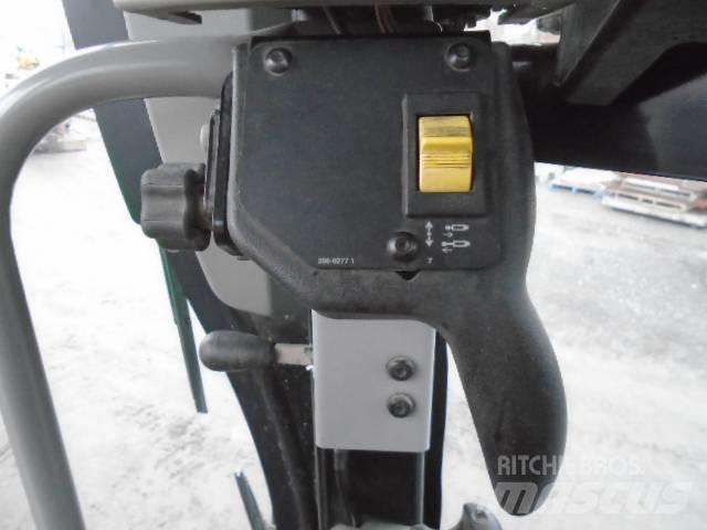CAT 140 M 2 AWD Grederji