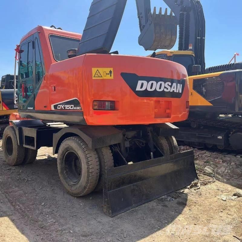 Doosan DX150W Bagri na kolesih