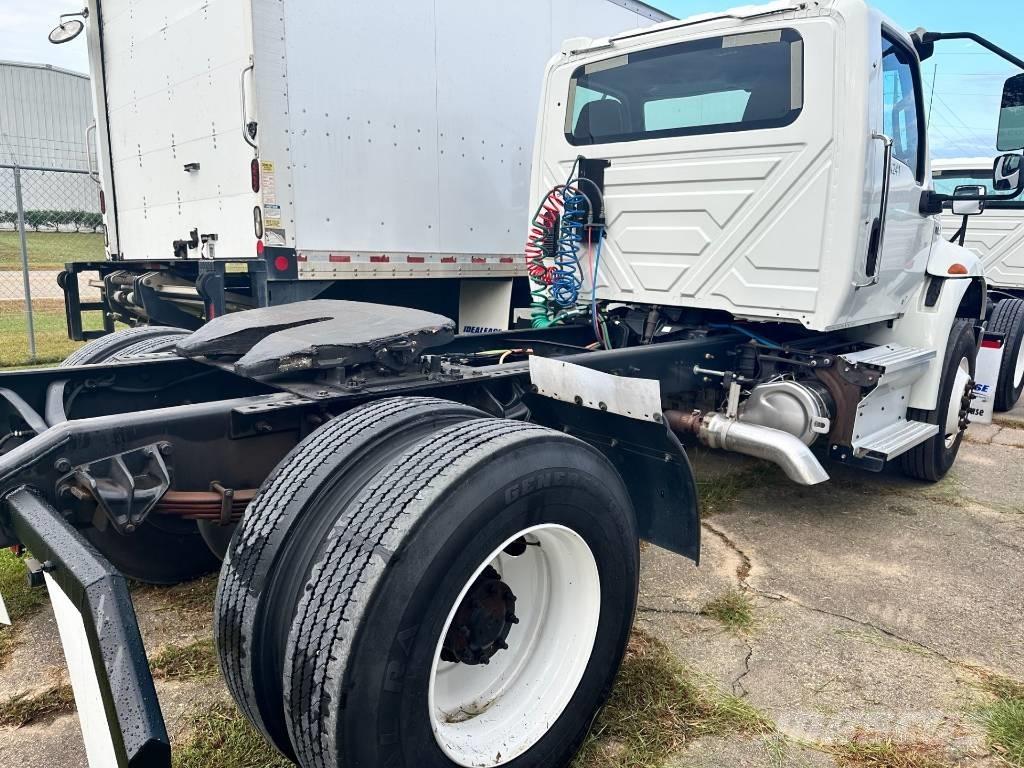 International MV607 Vlačilci