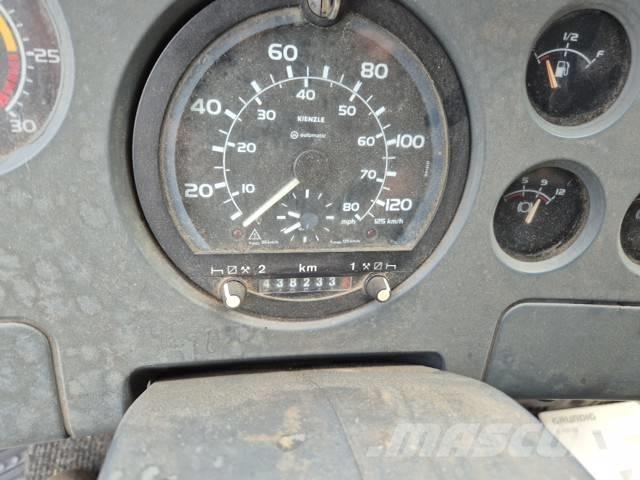 DAF 45.180 Tovornjaki s kesonom/platojem