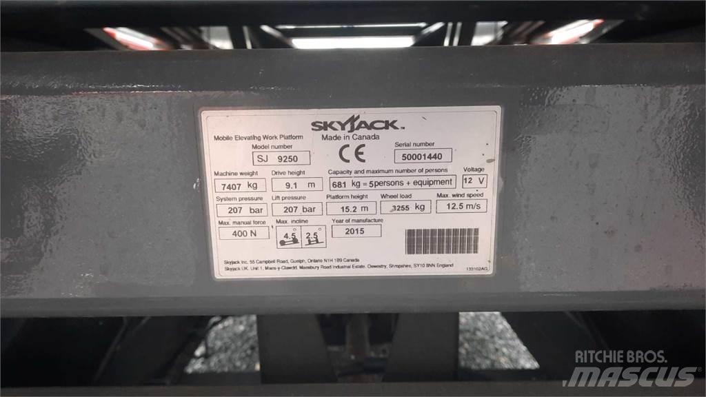 SkyJack 9250RT Škarjaste dvižne ploščadi