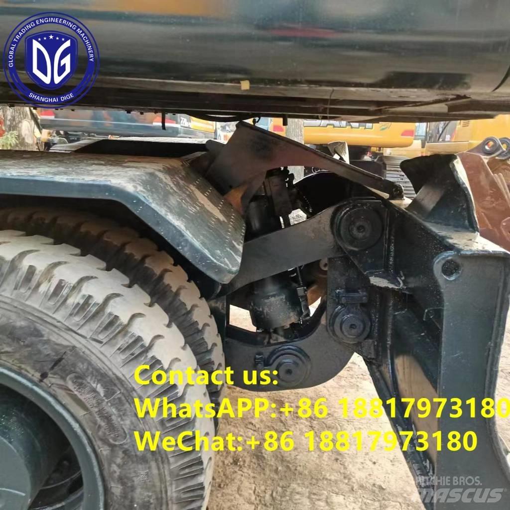 Hyundai 210W-9 Bagri na kolesih