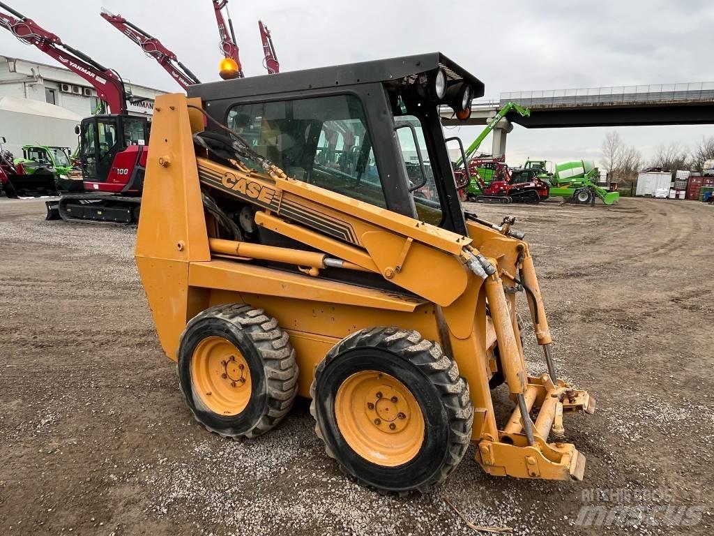 CASE 1840 Skid steer mini nakladalci