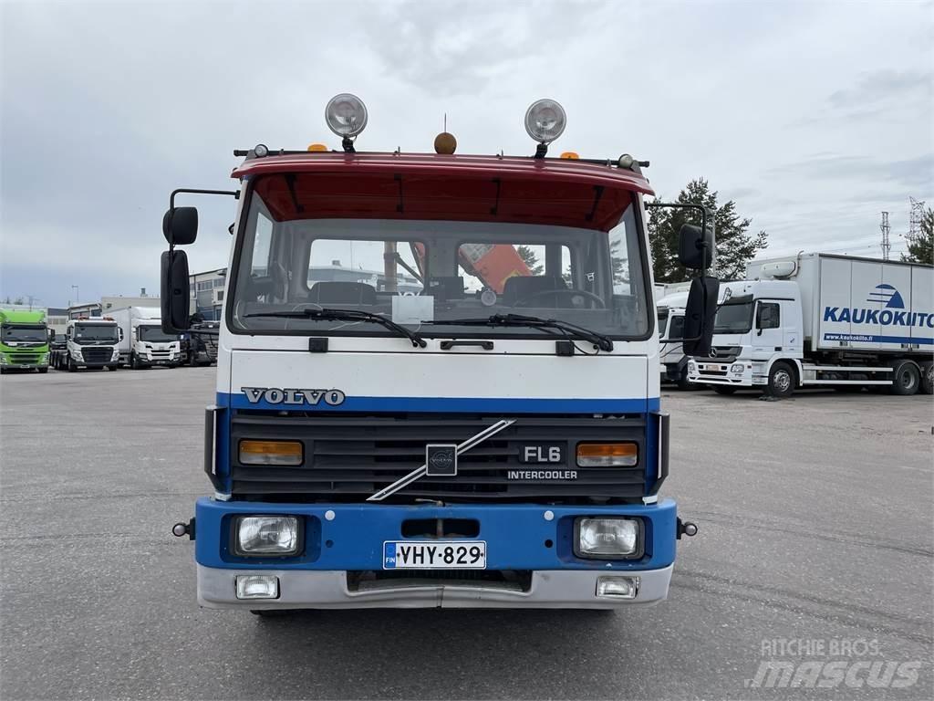 Volvo FL616 4x2 Tovornjaki z žerjavom